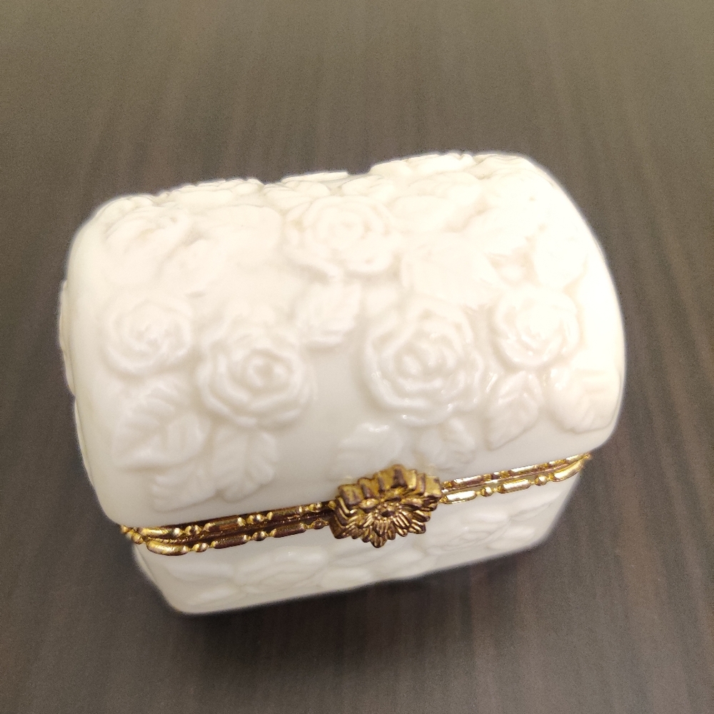 Formalities by baum bros vintage rose Trinket box